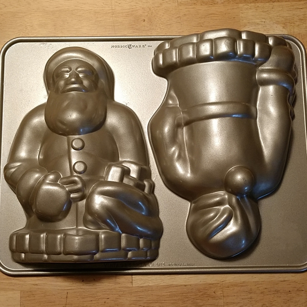 NordicWare Vintage Santa Claus cake mold